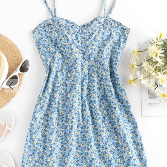 NWT Bohemian Ditsy Print Cinched Mini Sundress - Picture 8 of 10